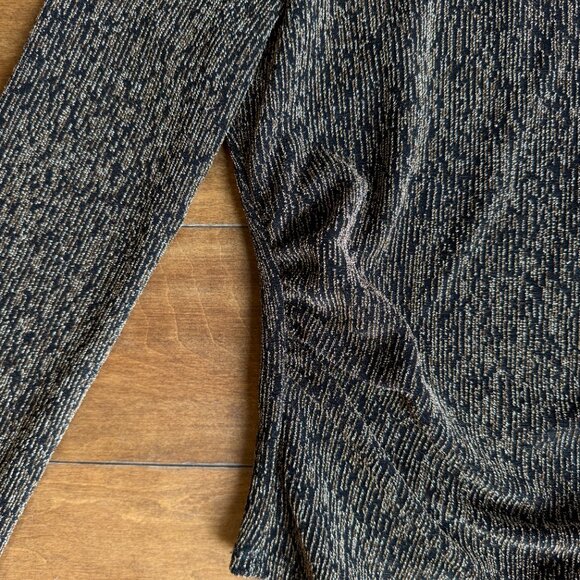 Francesca’s Metallic Long-Sleeve Shimmer Top — Black/Gold — Size M - Picture 4 of 6